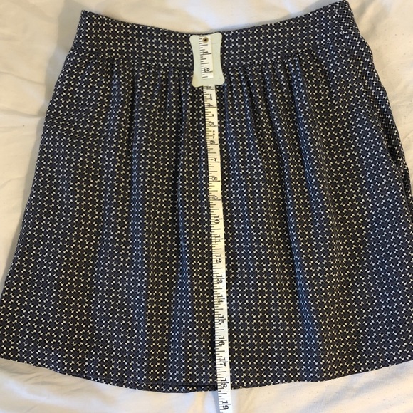 Adorable Gap skirt w/ pockets! - Picture 5 of 9